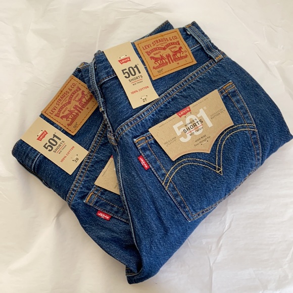 NWT Levi's 501 High waisted Rise Mid Thigh Denim Jean Shorts Blue Raw Hem Jean Shorts